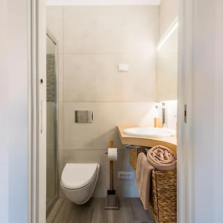 Deluxe Ground Floor Venice/treviso Park Apartment Silea